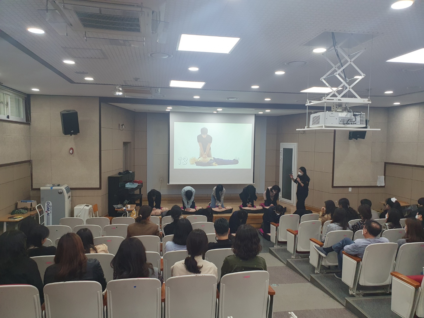 학생생활안전부 - 교직원 대상 심폐소생술 및 안전교육